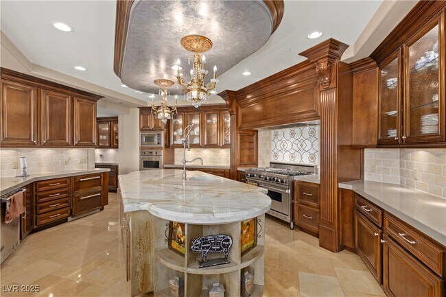 9101 Alta Dr in Las Vegas, NV - Building Photo - Building Photo