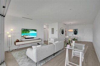 3 Island Ave in Miami Beach, FL - Building Photo - Building Photo