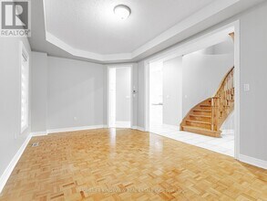 15 Amarone Ave in Vaughan, ON - Building Photo - Building Photo