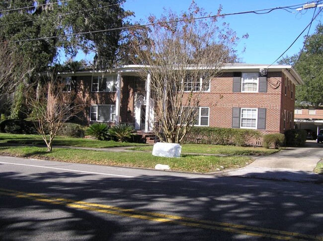 2943 St Johns Ave, Unit 3 upstairs