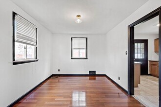 862 School St in Clairton, PA - Building Photo - Building Photo