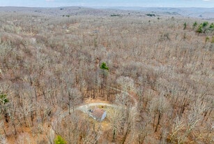 45 Caroline Dr in Sharon, CT - Building Photo