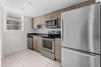 910 West Ave, Unit 222 in Miami Beach, FL - Building Photo - Building Photo