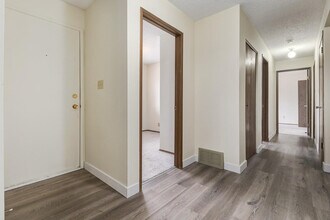 Huntington Townhomes in Edmonton, AB - Building Photo - Building Photo