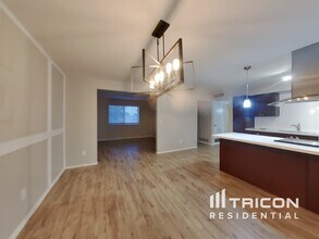 741 N Jay St in Chandler, AZ - Foto de edificio - Building Photo