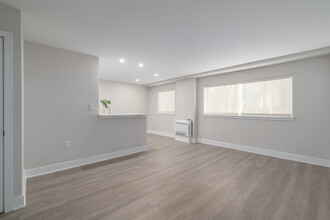 The Ridge Apartments in Philadelphia, PA - Building Photo - Interior Photo