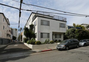 STRA117 in Santa Monica, CA - Building Photo