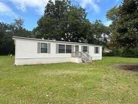 103 Davis Rd E in Valdosta, GA - Building Photo
