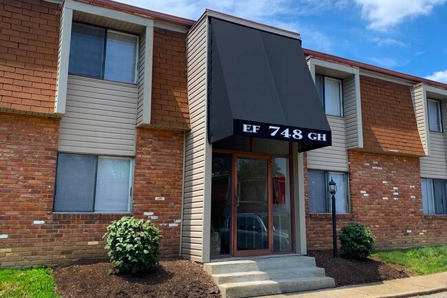 East Pointe Apartments in Cincinnati, OH - Building Photo - Building Photo
