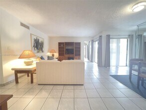 9255 SW 125th Ave in Miami, FL - Building Photo - Building Photo