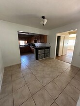 2713 N Northwest Dr in Hobbs, NM - Building Photo - Building Photo