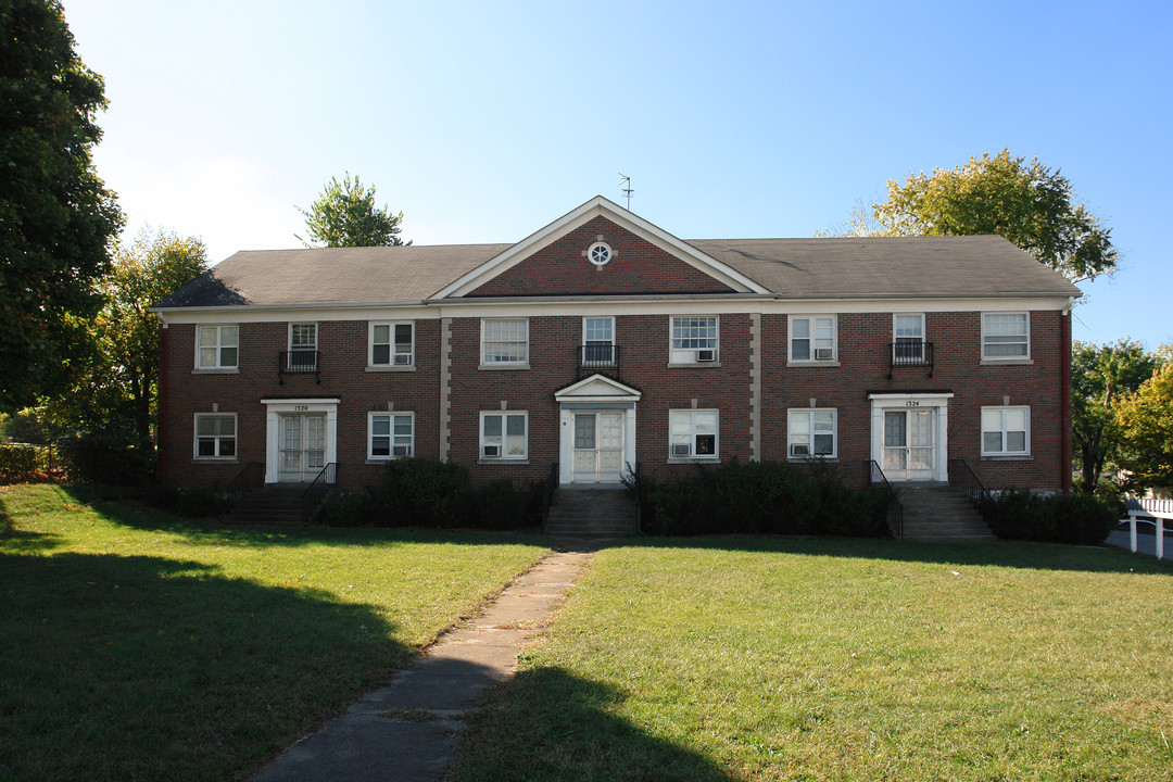 1324 Versailles Rd in Lexington, KY - Building Photo