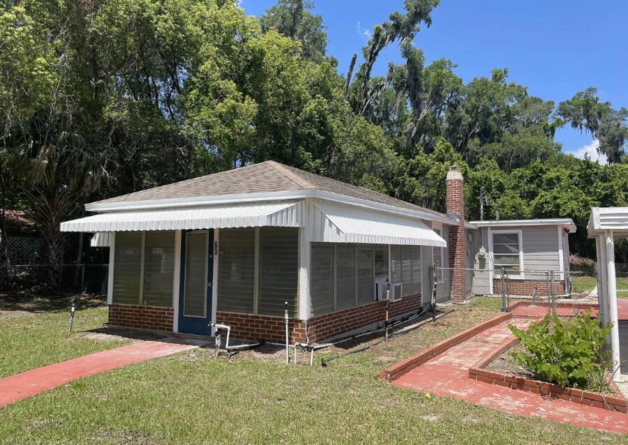 63 E 56th St in Jacksonville, FL - Building Photo