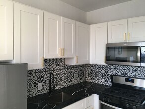 La Marquise LLC in Los Angeles, CA - Building Photo - Building Photo
