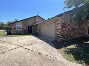 104 Crawford Ct in Norman, OK - Building Photo - Building Photo