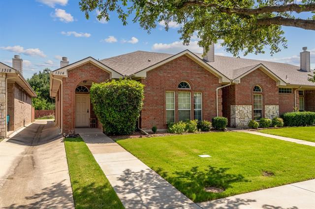 property at 1314 Poinsettia Blvd