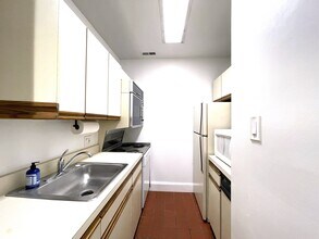 2139 Newport Pl NW in Washington, DC - Building Photo - Building Photo