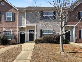 8615 Thomas Ln in Riverdale, GA - Building Photo