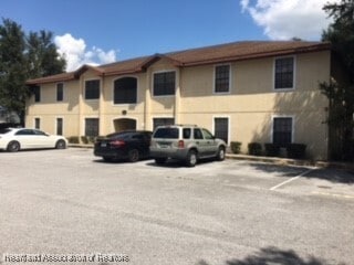 property at 1013 W Pleasant St