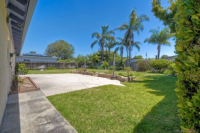 1729 Lahoud Dr in Encinitas, CA - Building Photo - Building Photo