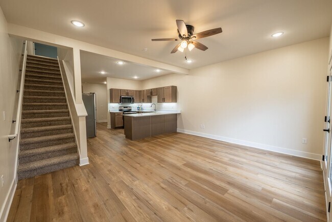 116 Eiche Dr in Slinger, WI - Building Photo - Building Photo