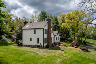 10 Deer Path in Gladstone, NJ - Building Photo - Building Photo