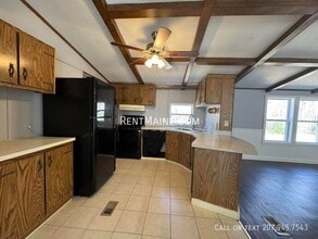 92 Park Dr in Canaan, ME - Building Photo - Building Photo