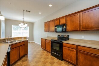 10724 Carloway Hills Dr in Wimauma, FL - Building Photo - Building Photo