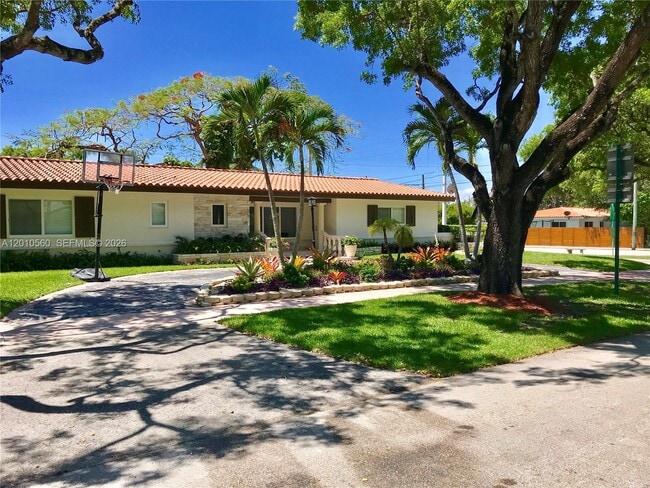 1542 Siena Ave in Coral Gables, FL - Building Photo - Building Photo