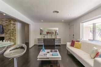 6516 Dakar Rd in Fort Worth, TX - Foto de edificio - Building Photo