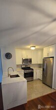 107 Longfield Ct in East Brunswick, NJ - Building Photo - Building Photo