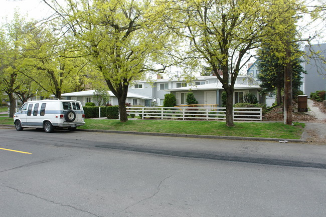 Riverside West in Spokane, WA - Building Photo - Building Photo