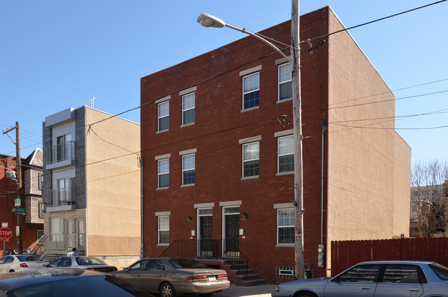 1843-1845 N 18th St in Philadelphia, PA - Foto de edificio - Building Photo