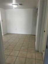 7110 NW 179th St in Hialeah, FL - Building Photo - Building Photo