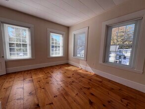 9 Forest St in Exeter, NH - Building Photo - Building Photo