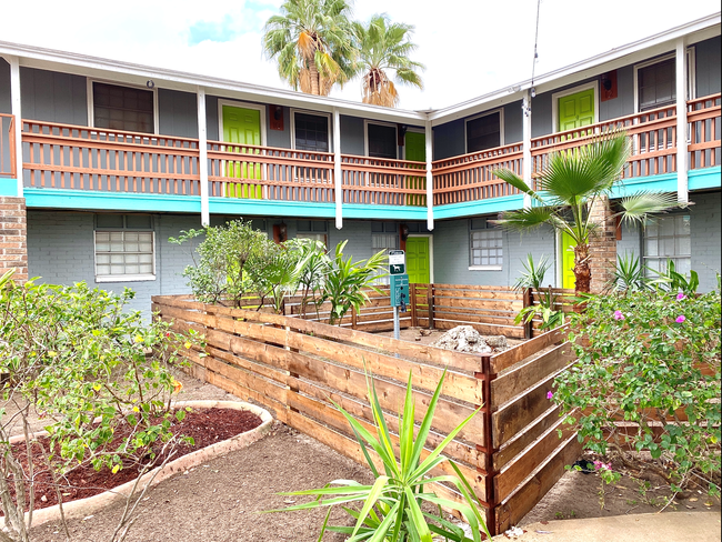 Oak Ridge Apartments in McAllen, TX - Building Photo - Building Photo