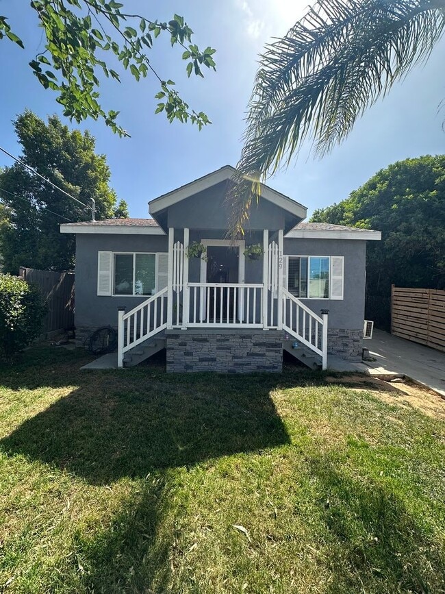 129 Norton Ave in San Diego, CA - Building Photo - Building Photo