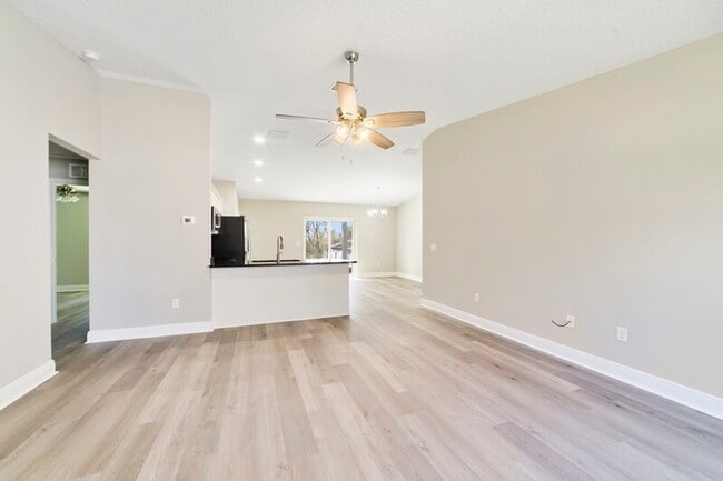 1336 W Cary Dr in Citrus Springs, FL - Building Photo - Building Photo