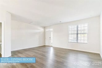 Room in Apartment on Beatty Woods Dr in Belmont, NC - Building Photo - Building Photo