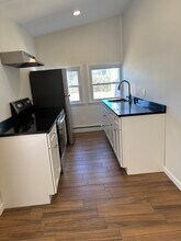 860 Waverly Ave, Unit B in Holtsville, NY - Building Photo - Building Photo