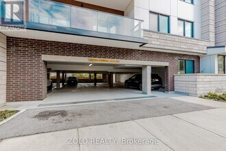 123 Maurice Dr in Oakville, ON - Building Photo - Building Photo