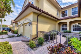 8411 Miramar Way in Lakewood Ranch, FL - Building Photo - Building Photo