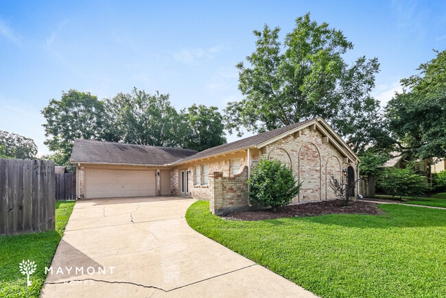 property at 3519 Golden Tee Ln