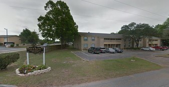 Bayfront Apartments in Pensacola, FL - Building Photo