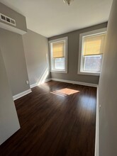 826 Hollins St, Unit 3 in Baltimore, MD - Building Photo - Building Photo