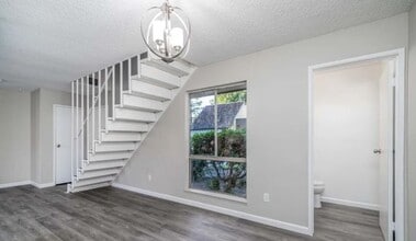 4800 Nordic Dr in Bakersfield, CA - Building Photo - Building Photo