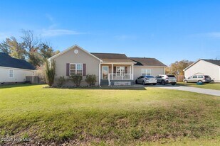 212 Deer Haven Dr in Richlands, NC - Building Photo