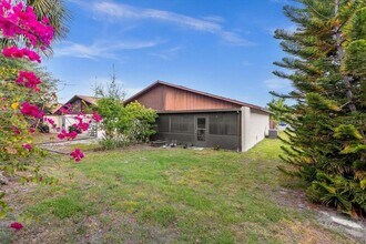 10001 Bynum Ct in Orlando, FL - Building Photo - Building Photo