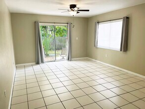 419 Ocean Ave, Unit 403 in Melbourne Beach, FL - Building Photo - Building Photo
