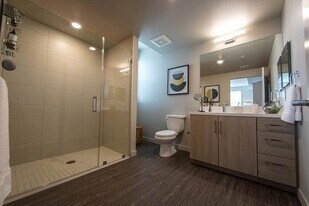 21425 Vanowen St in Los Angeles, CA - Building Photo